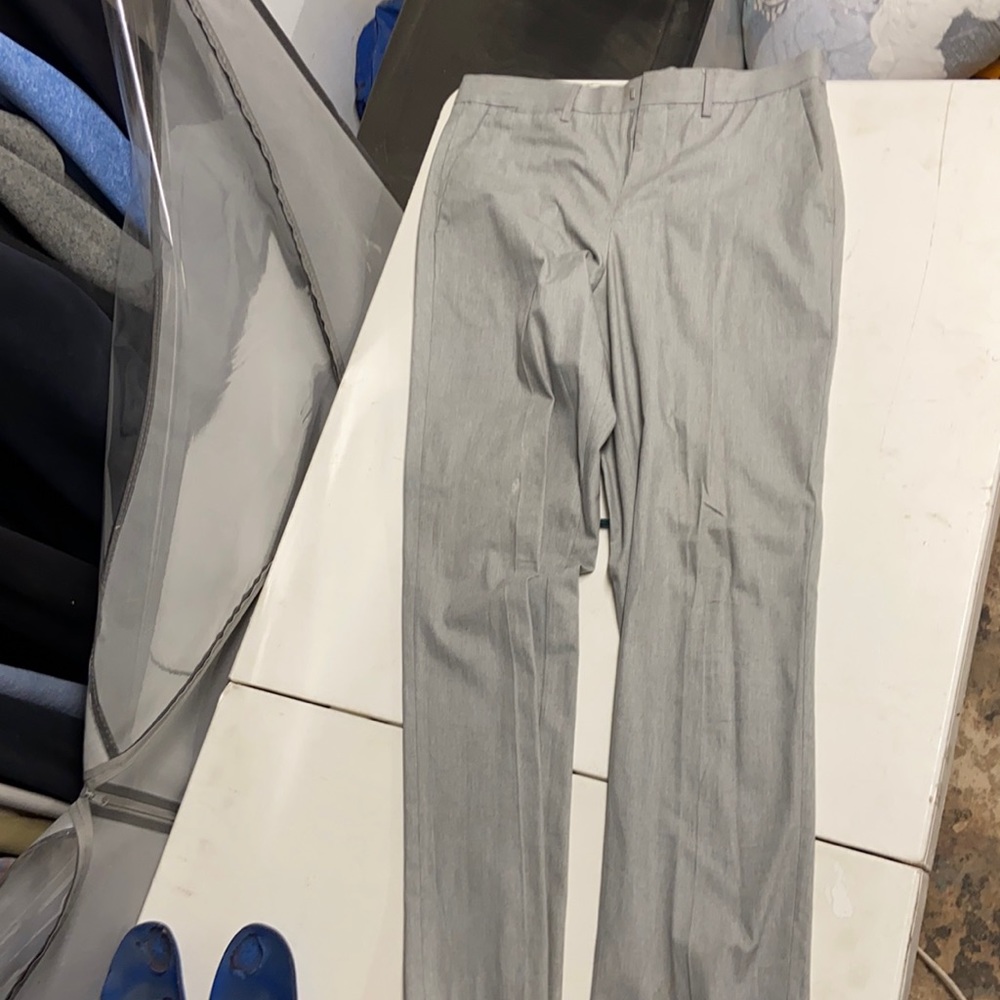 Grey men’s Express dress pants!